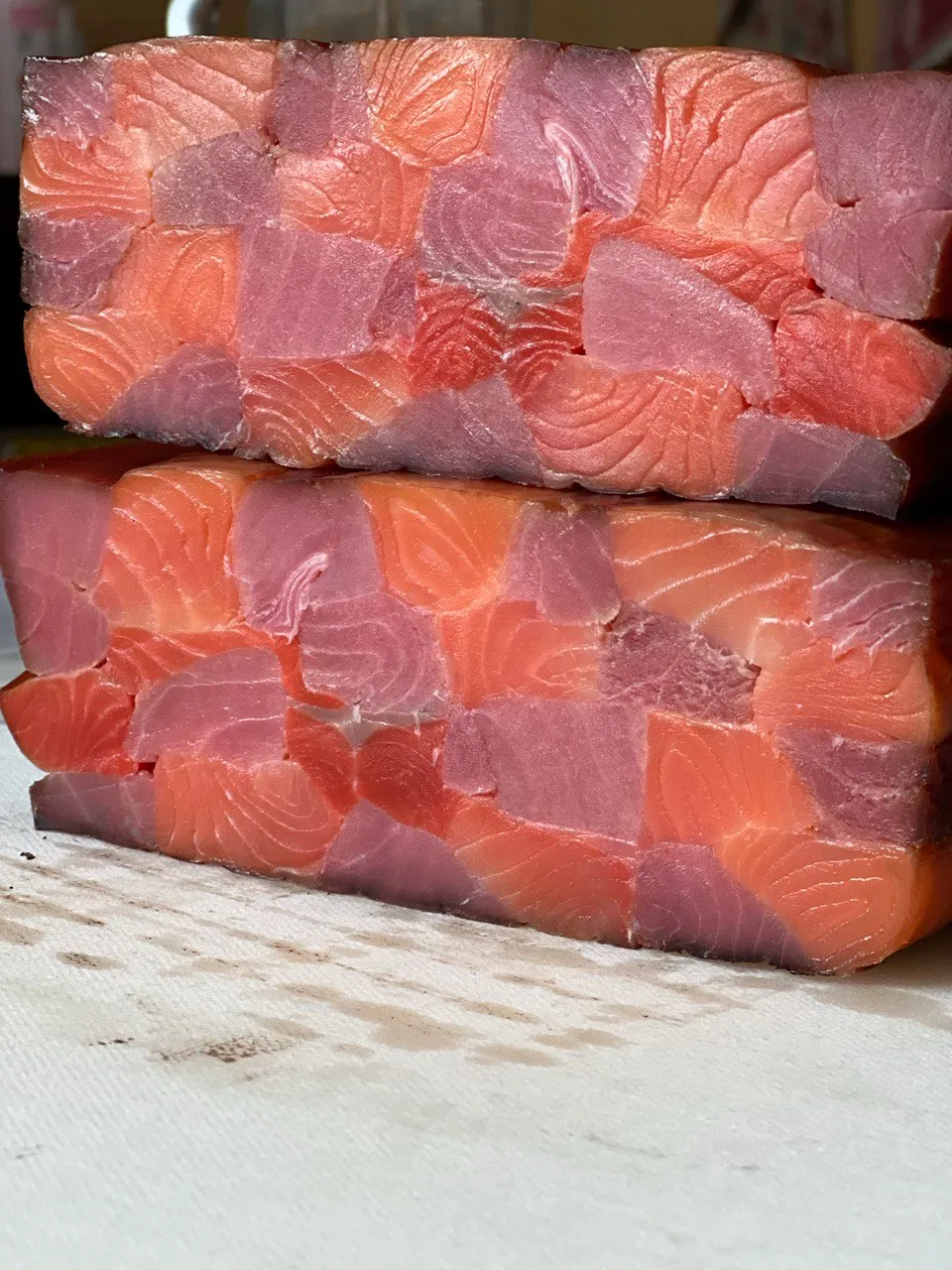 Рулет копченый "Шахматы" из нерки и тунца